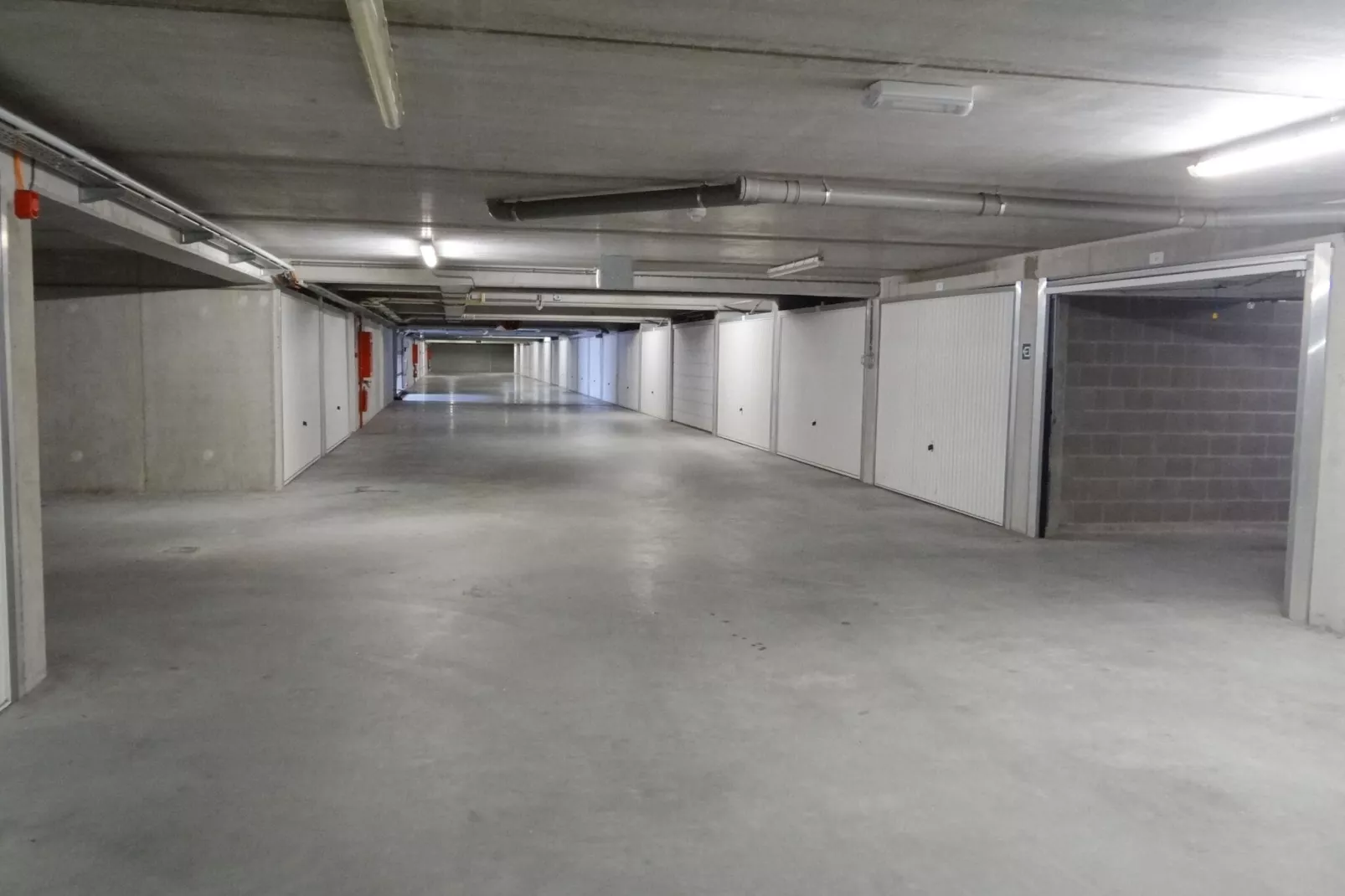 LENTE 0105GAR-Facilities