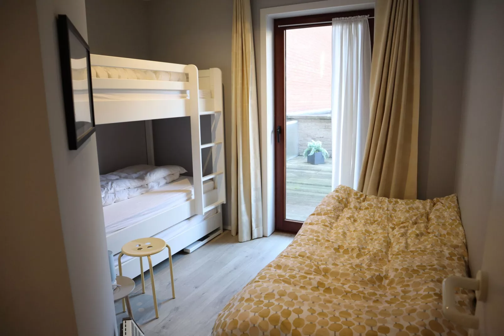 CAP SUD I 0102GAR-Bedroom