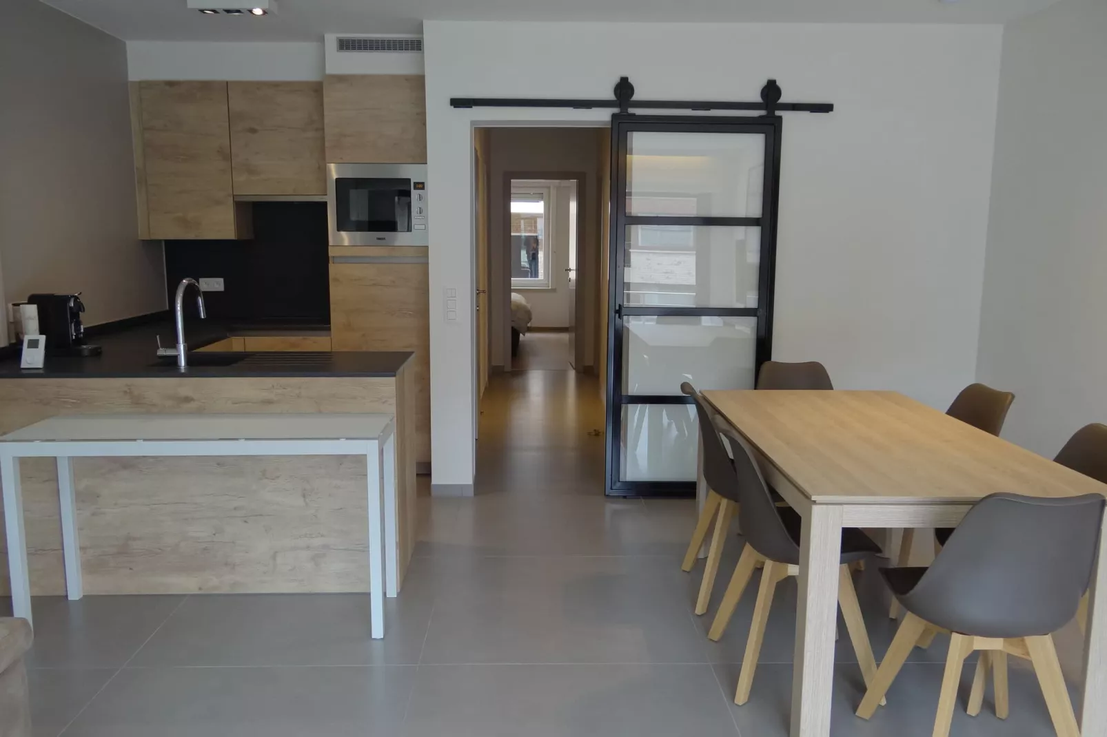 AMBASSADE C-Dining room