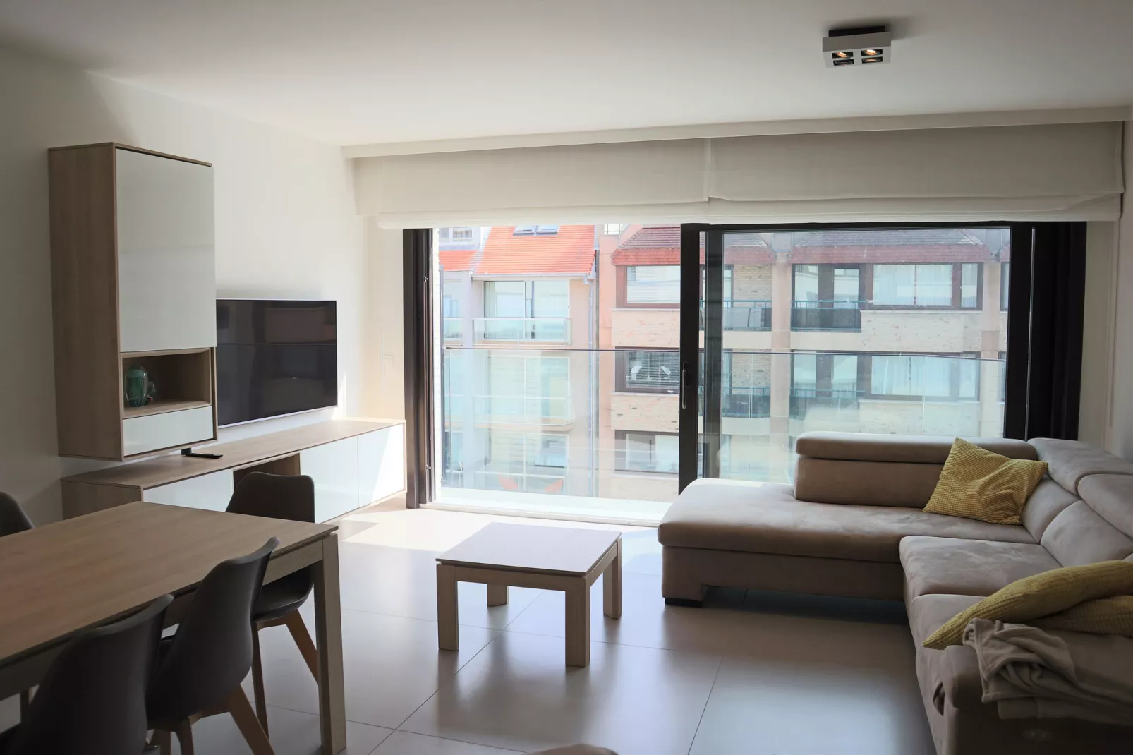 AMBASSADE C-Living room