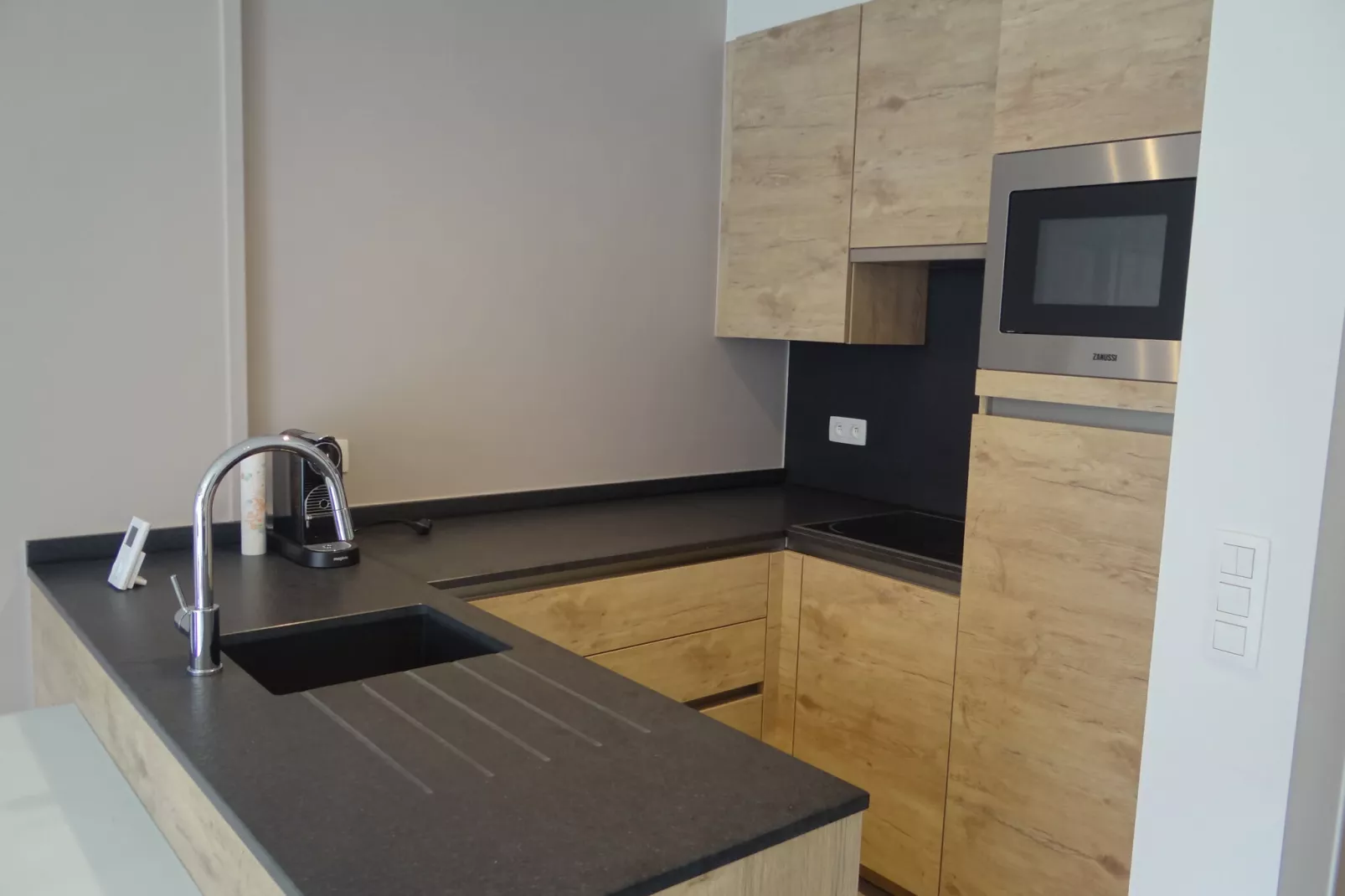 AMBASSADE C-Kitchen