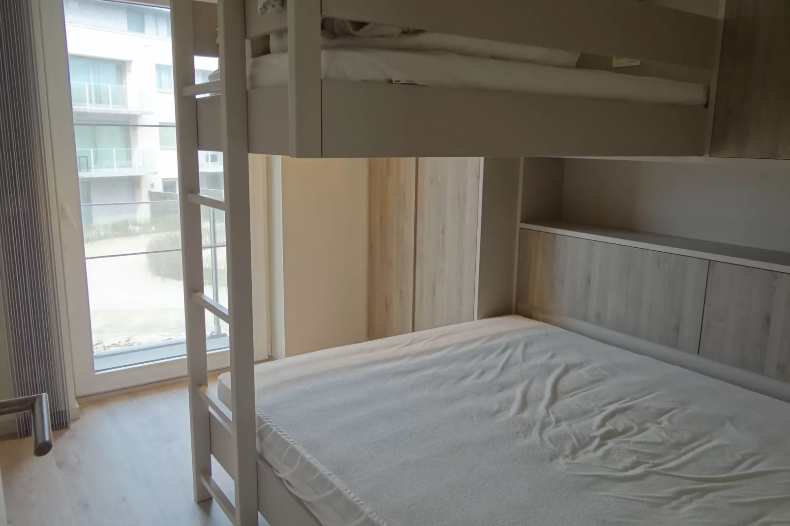 KARTHUIZER E4 0101PK-Bedroom