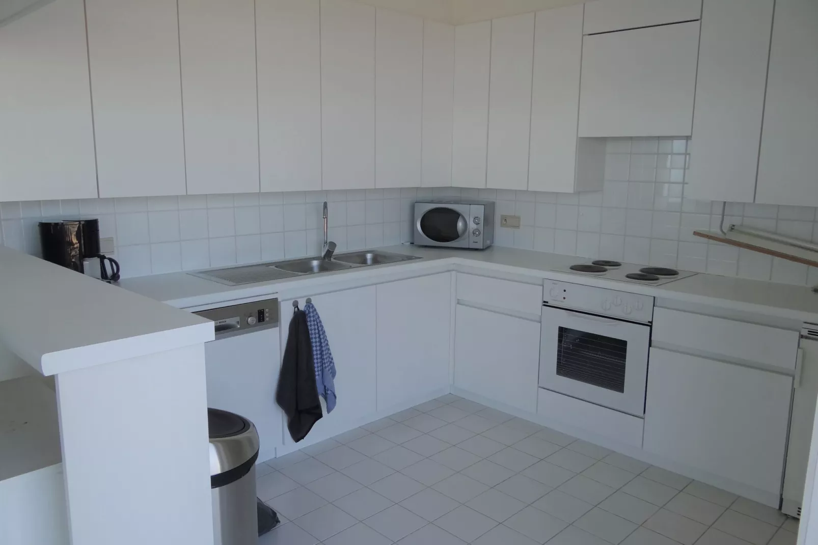 SCORPIO BI 1402GAR-Kitchen