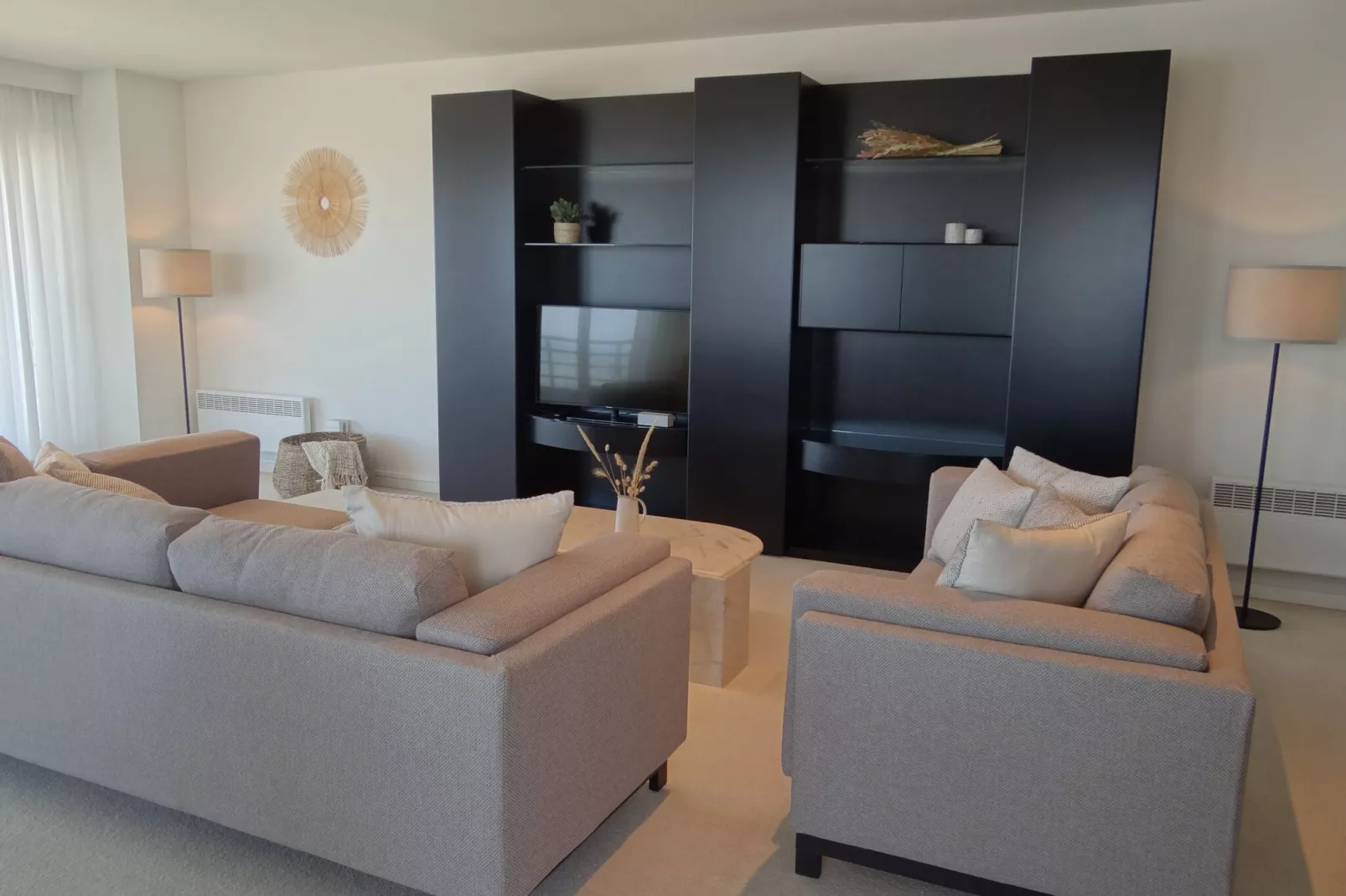 SCORPIO BI 1402GAR-Living room