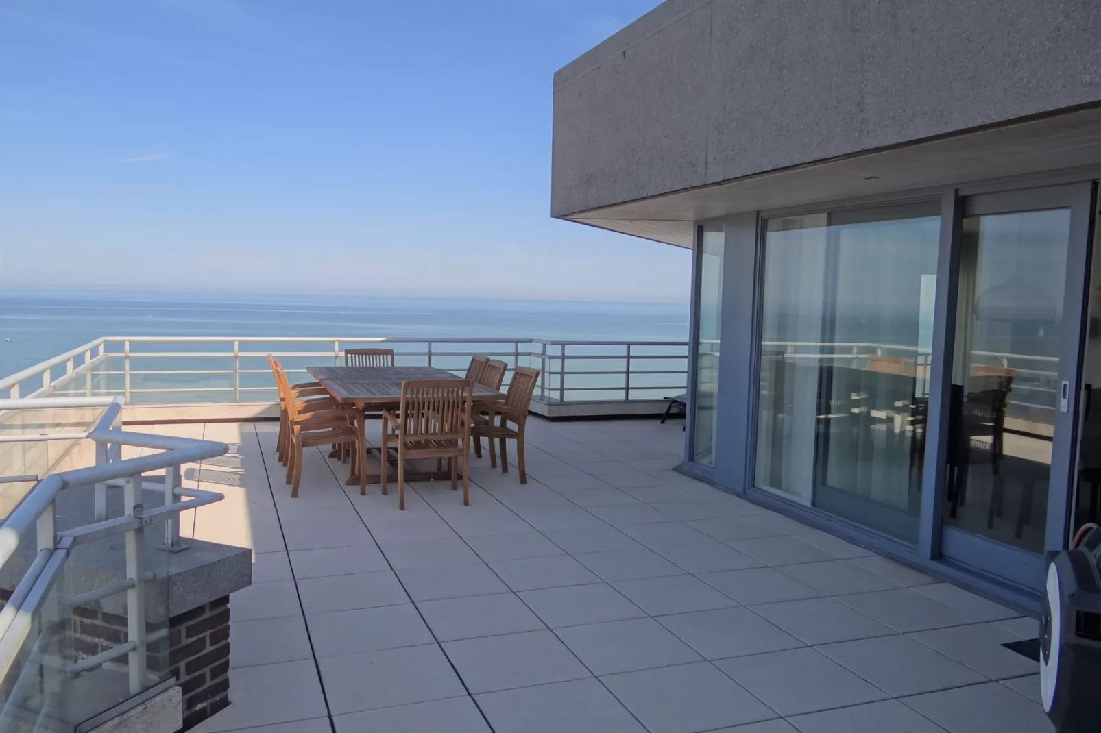 SCORPIO BI 1402GAR-Terrace balcony
