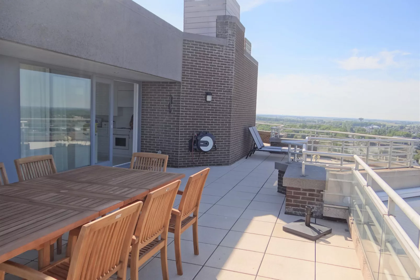 SCORPIO BI 1402GAR-Terrace balcony