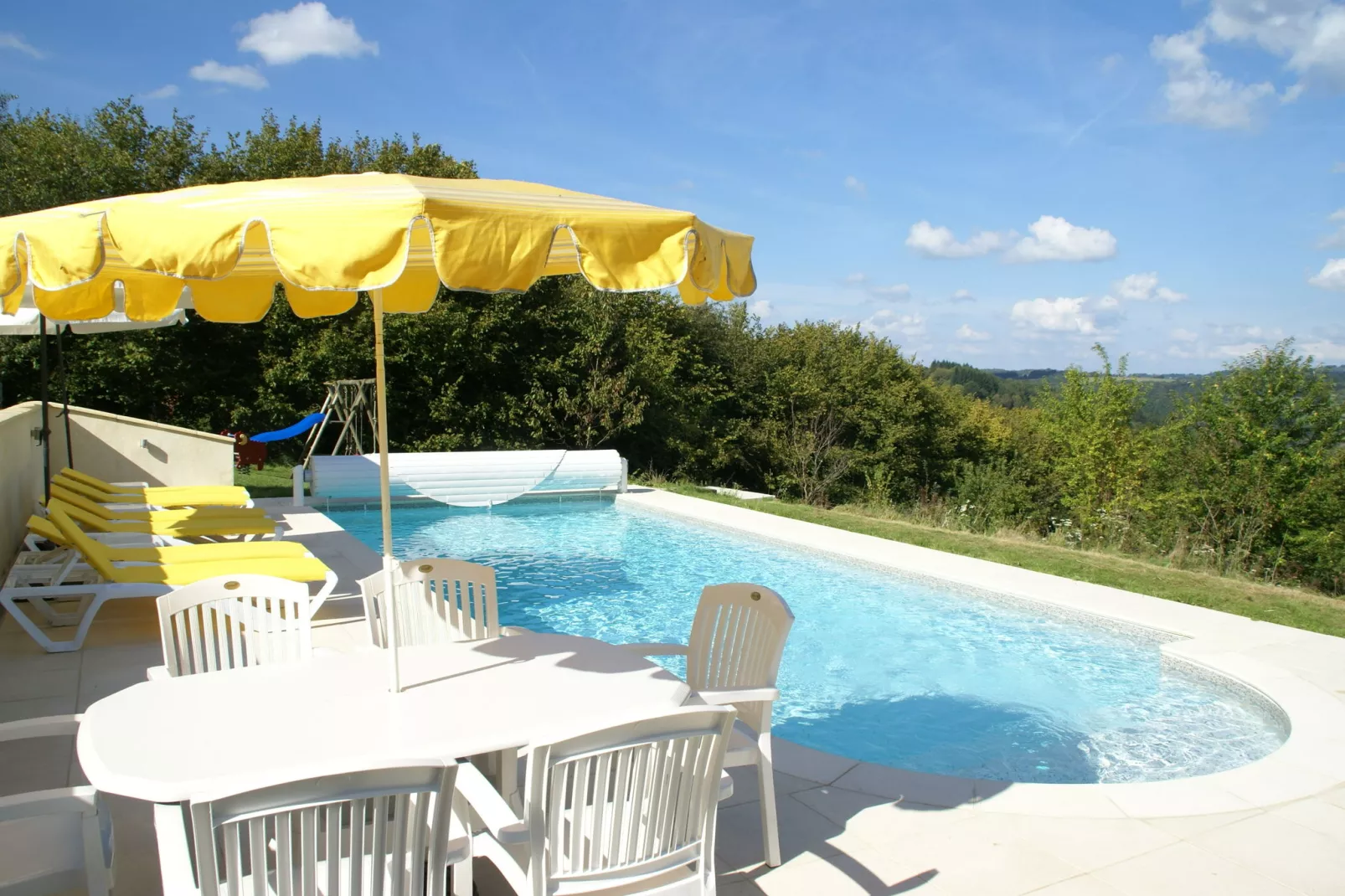 Maison de vacances Sussac-Pool