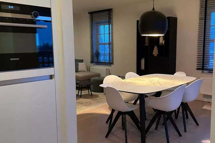 DOCKSIDE 403-Dining room