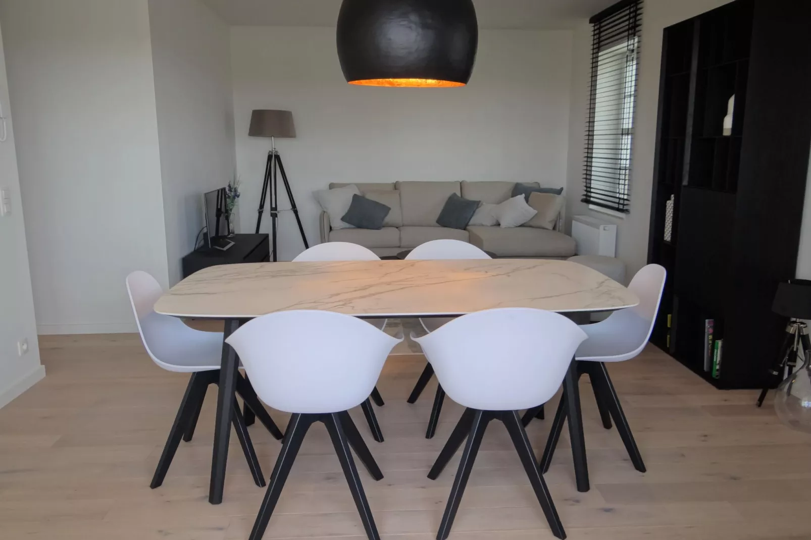 DOCKSIDE 403-Dining room