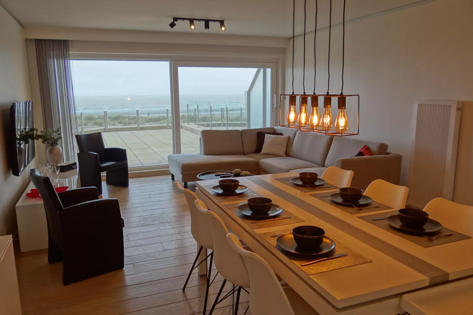 SCORPIO BI 101-Dining room