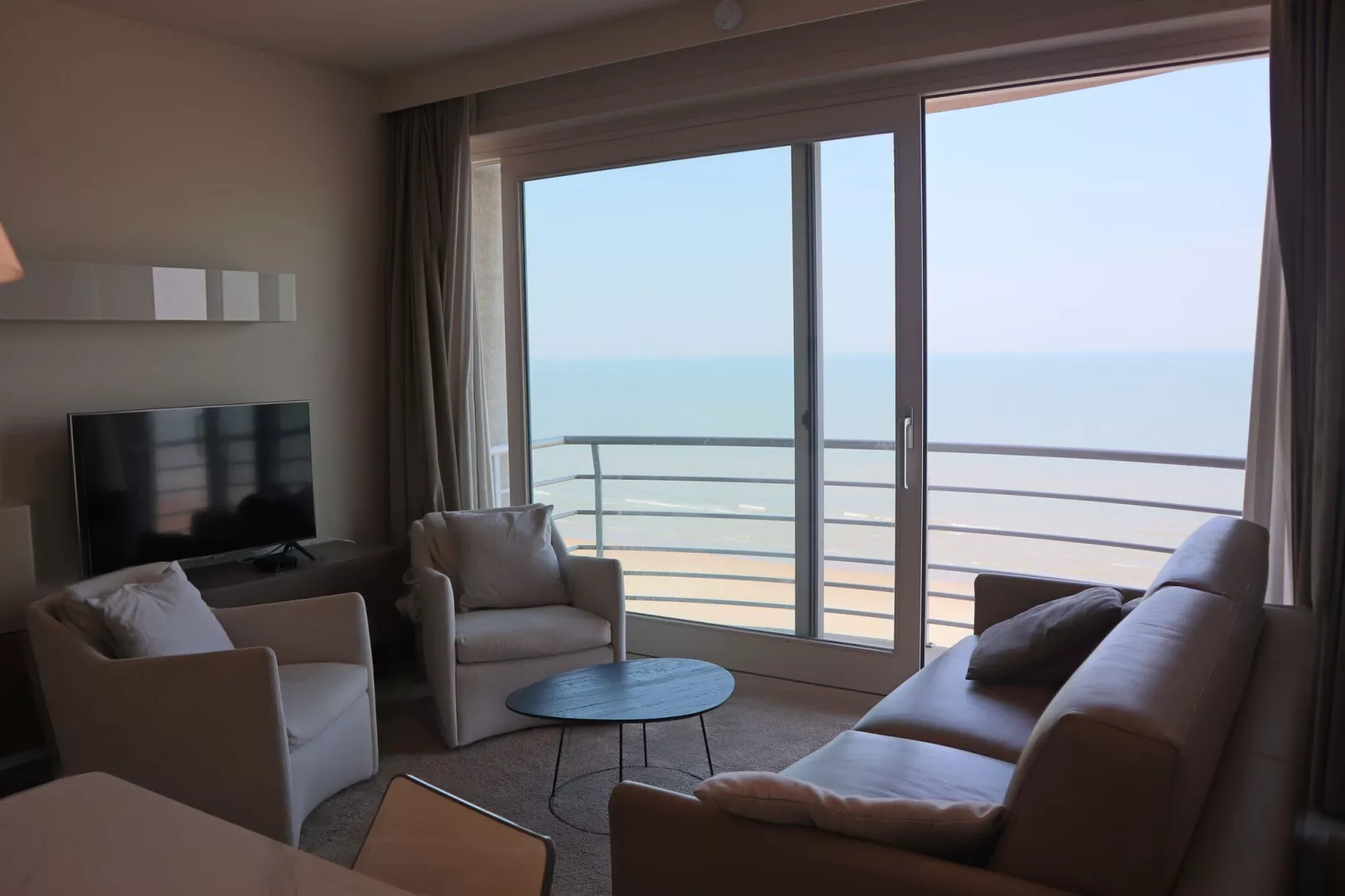 SEASIGHT A / 1103-Living room