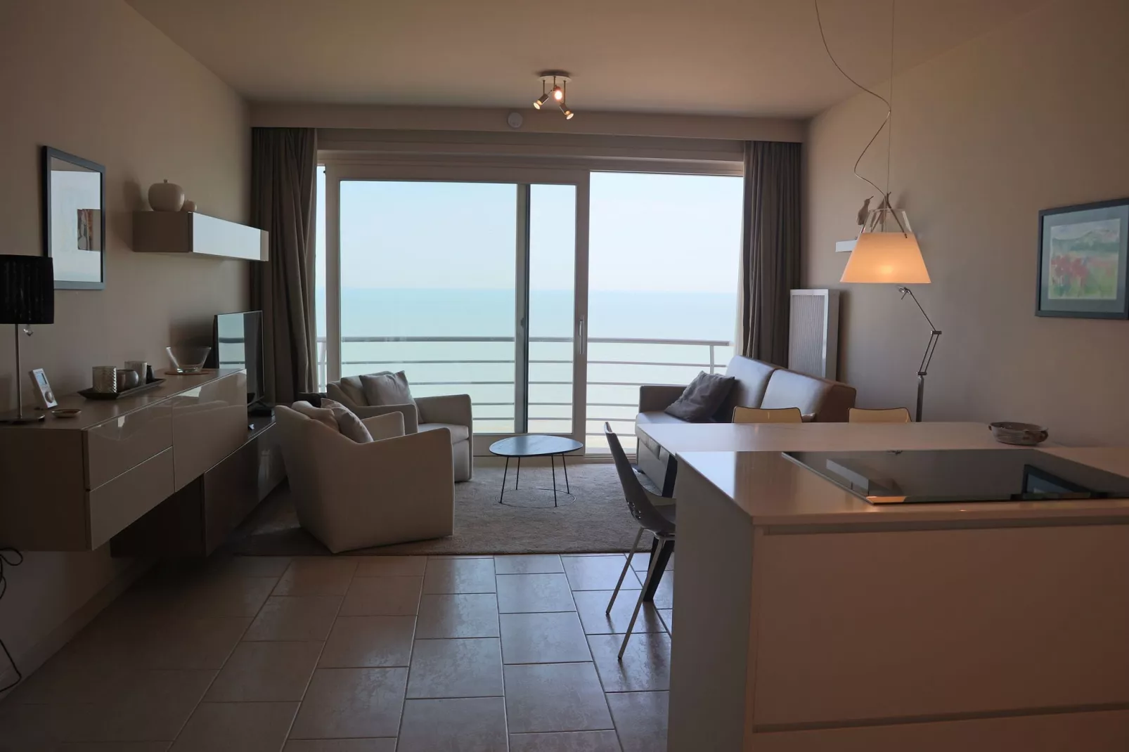SEASIGHT A / 1103-Living room