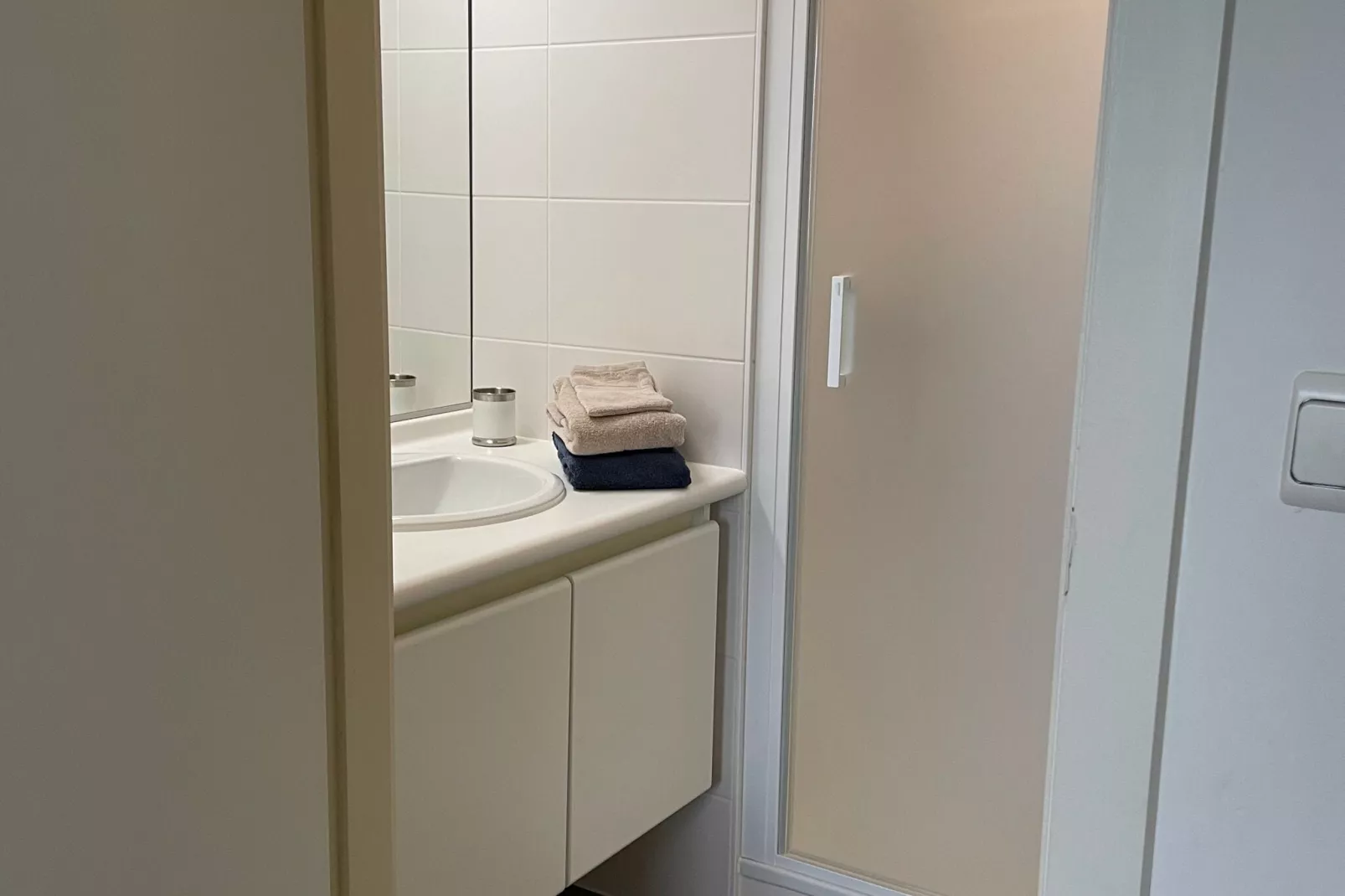 ZONNEHAVEN III 64B/0204G-LIFT I-Bathroom