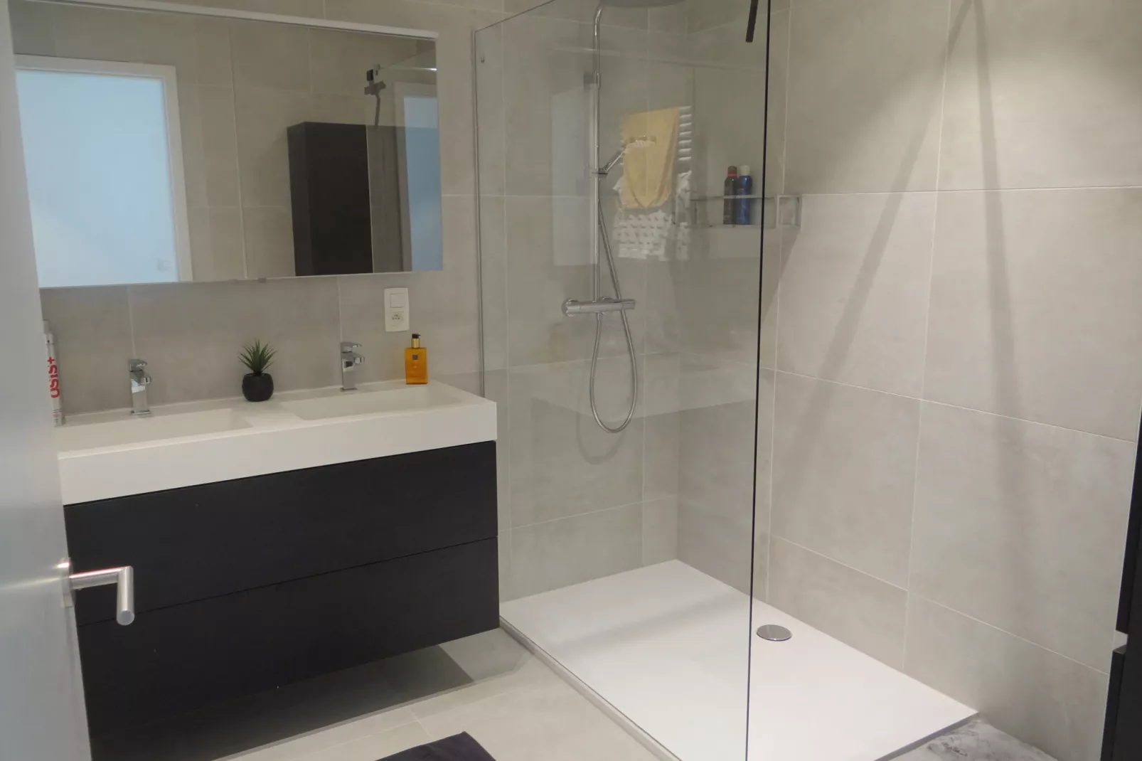 LECTUS VI 0101GAR-Bathroom