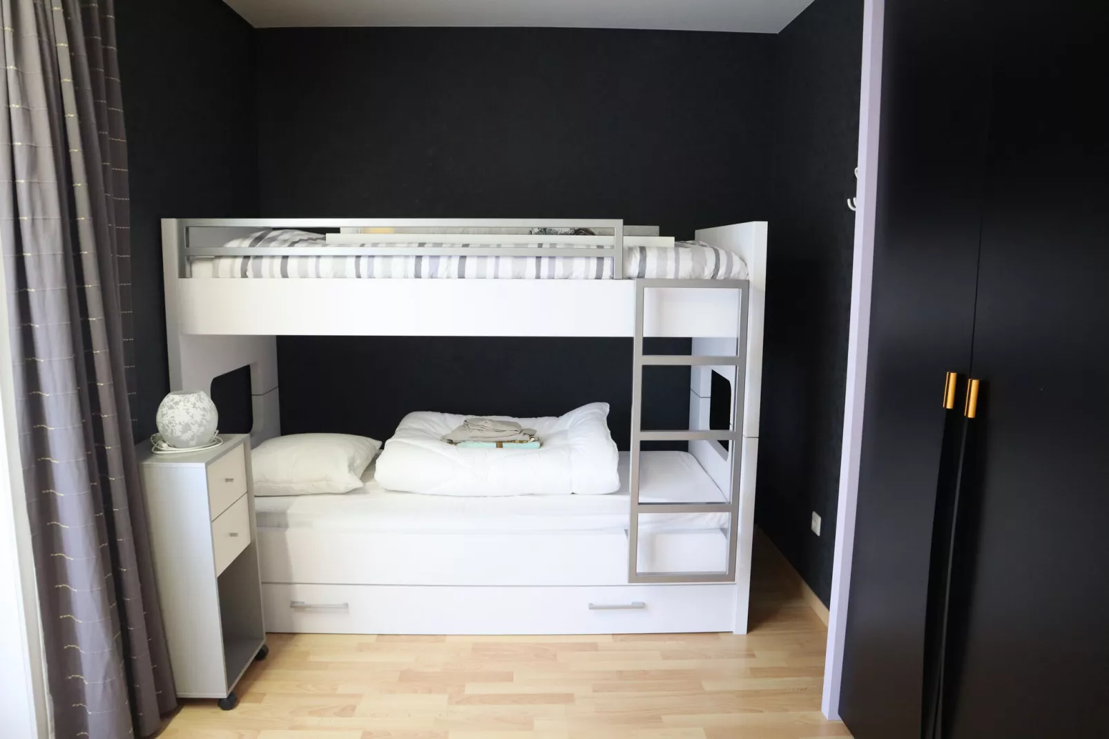 BERNARDUS  C 0306GAR RUIM-Schlafzimmer