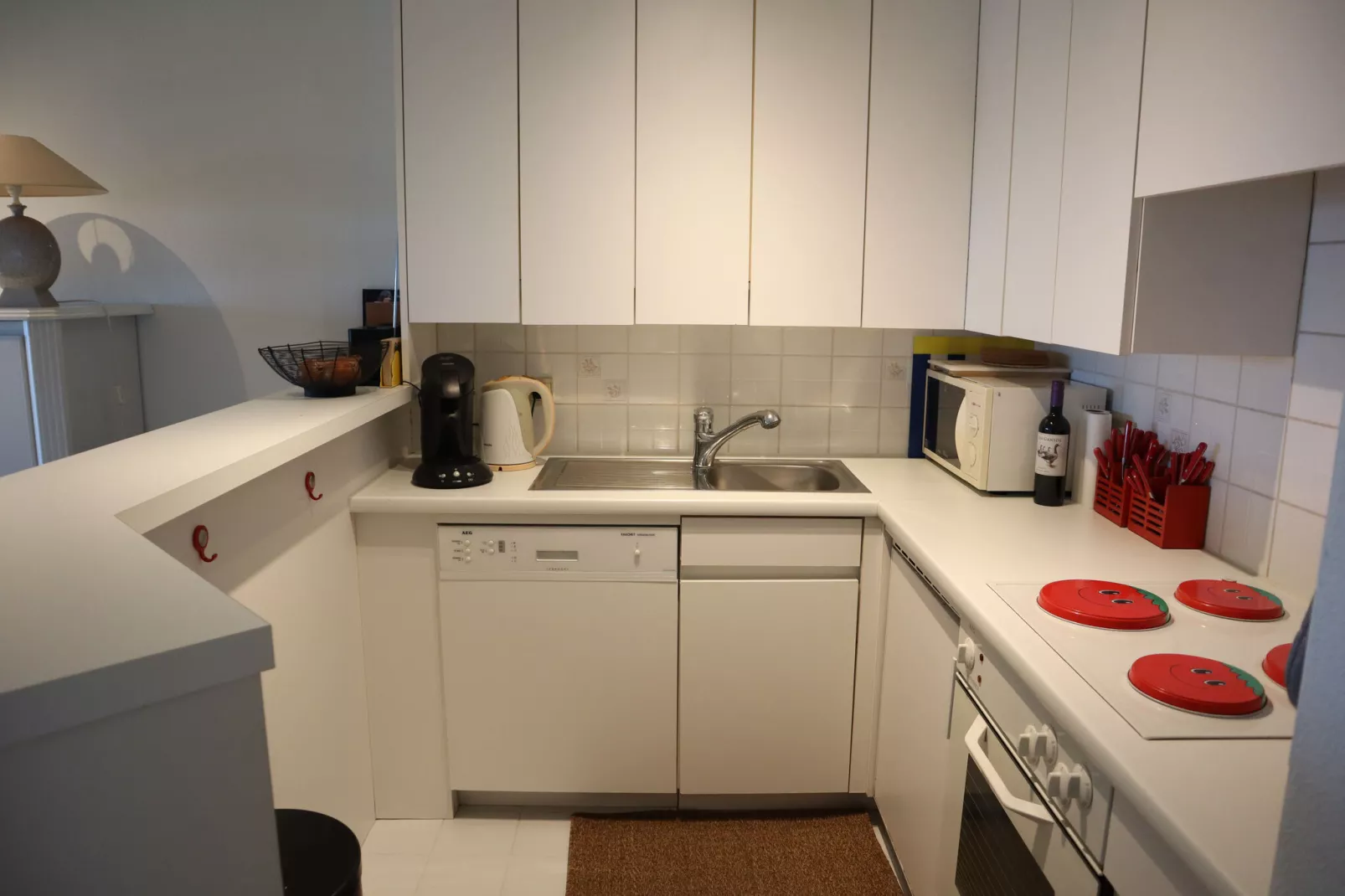 DEN OEVER V 108-Kitchen