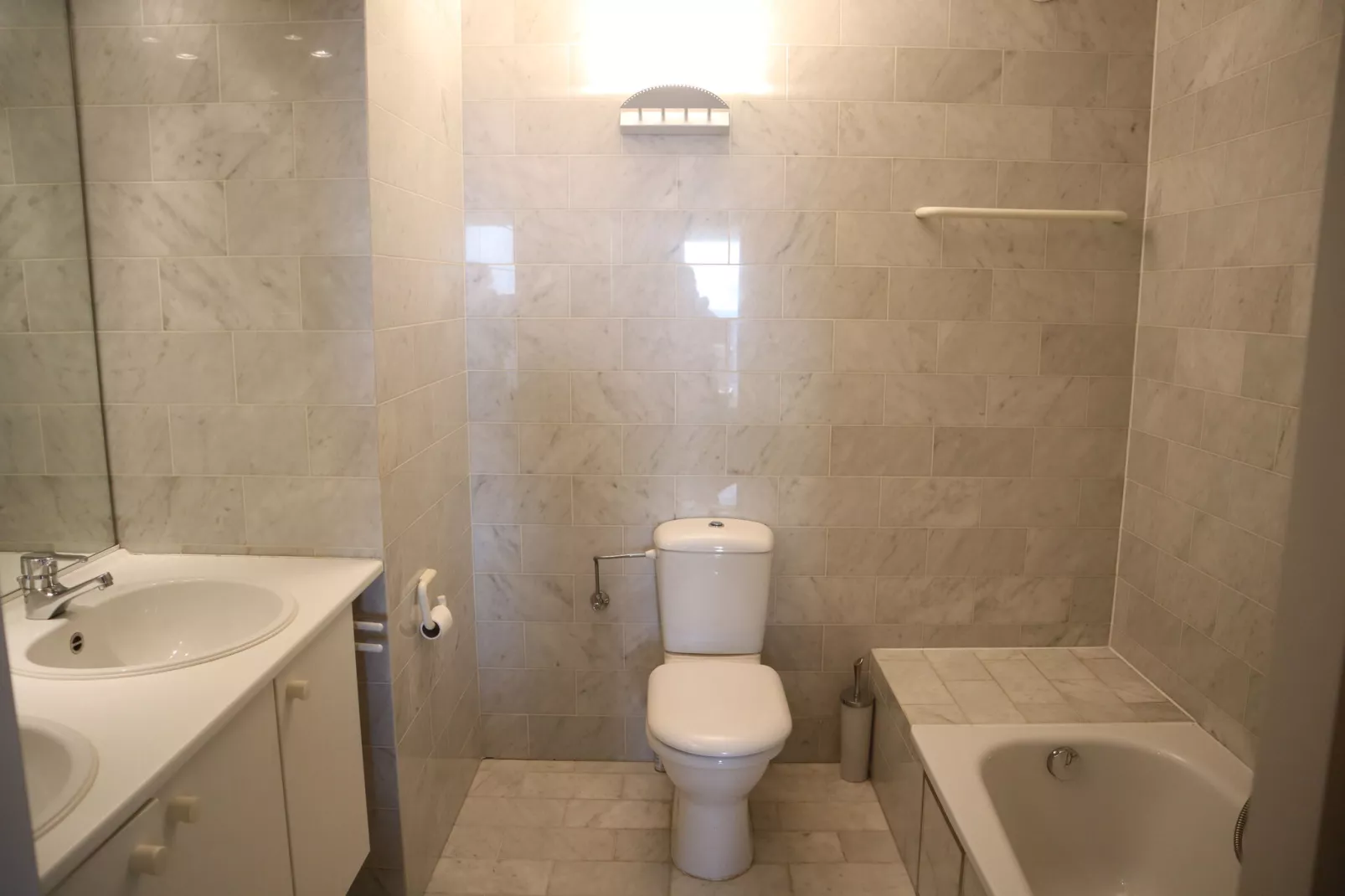 CASINO AB A1003GAR-Bathroom