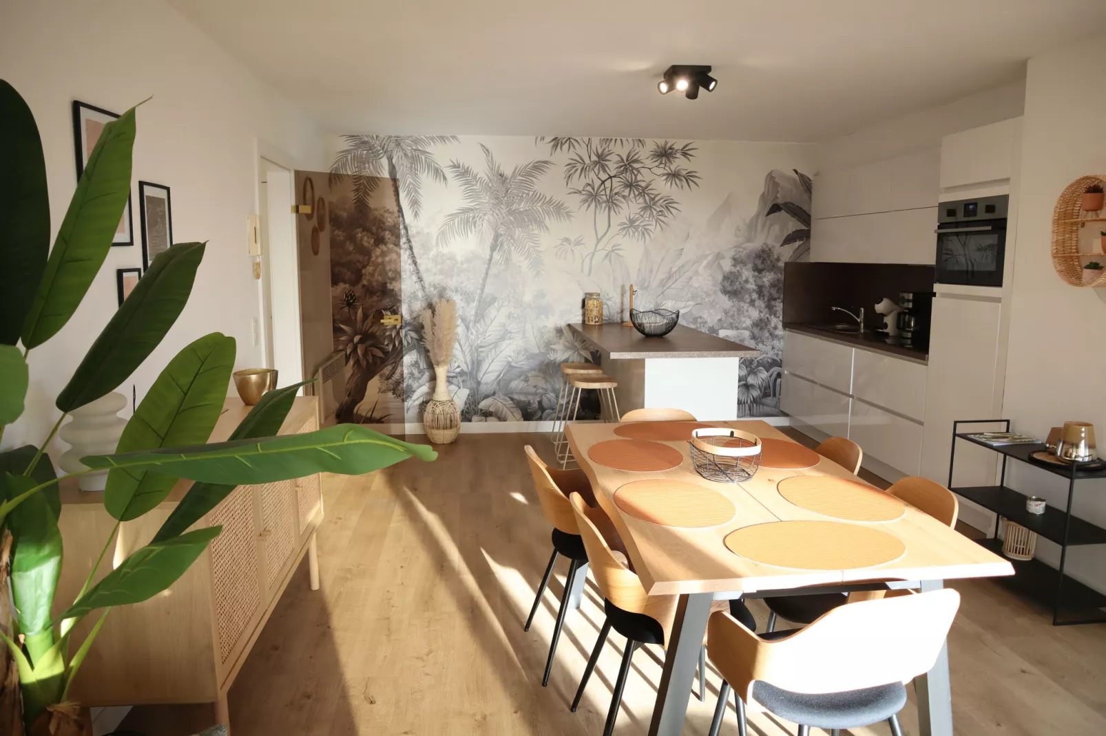 APOLLO V 602-Dining room