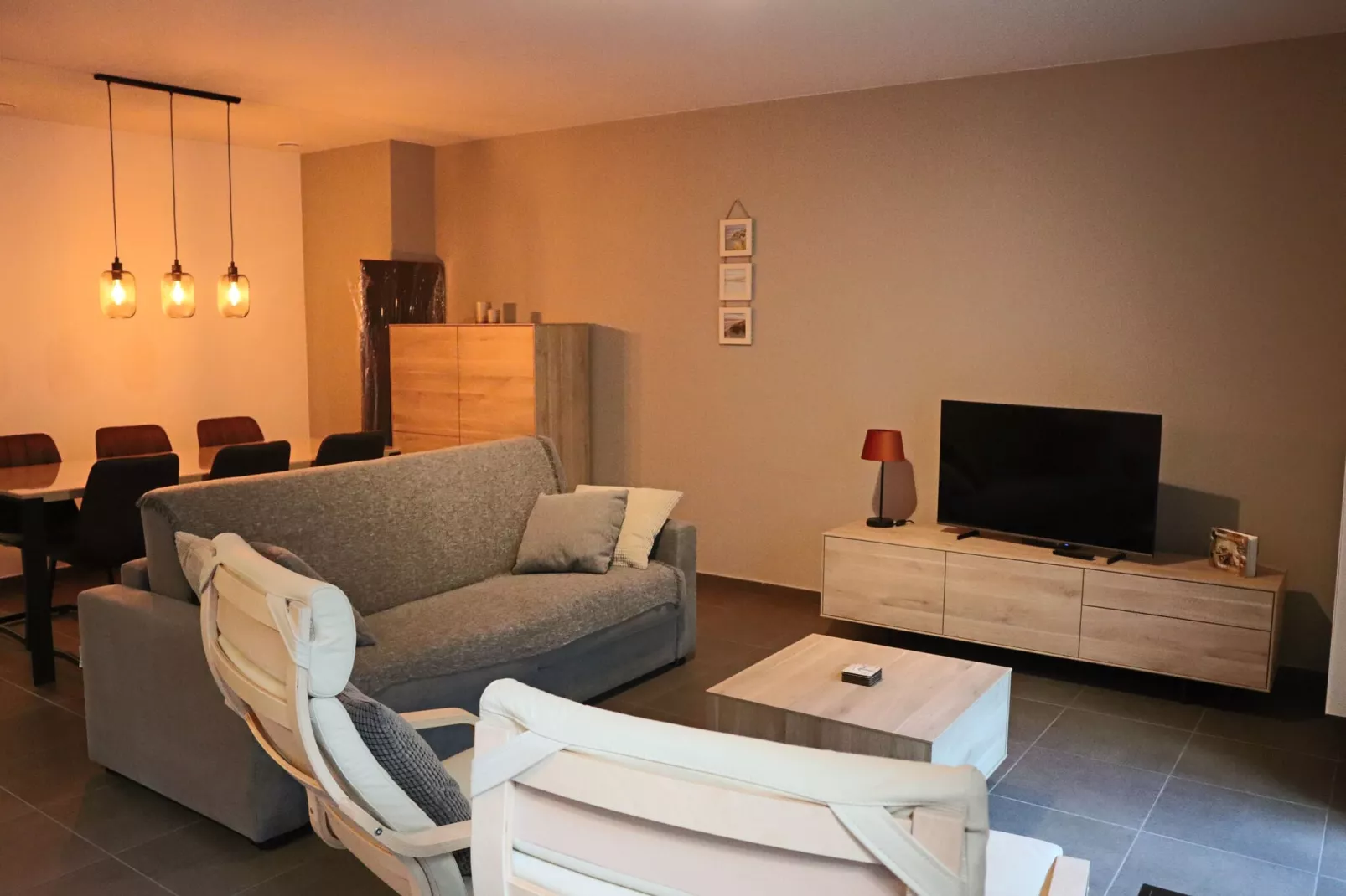 THE GREEN 0001PK-Living room