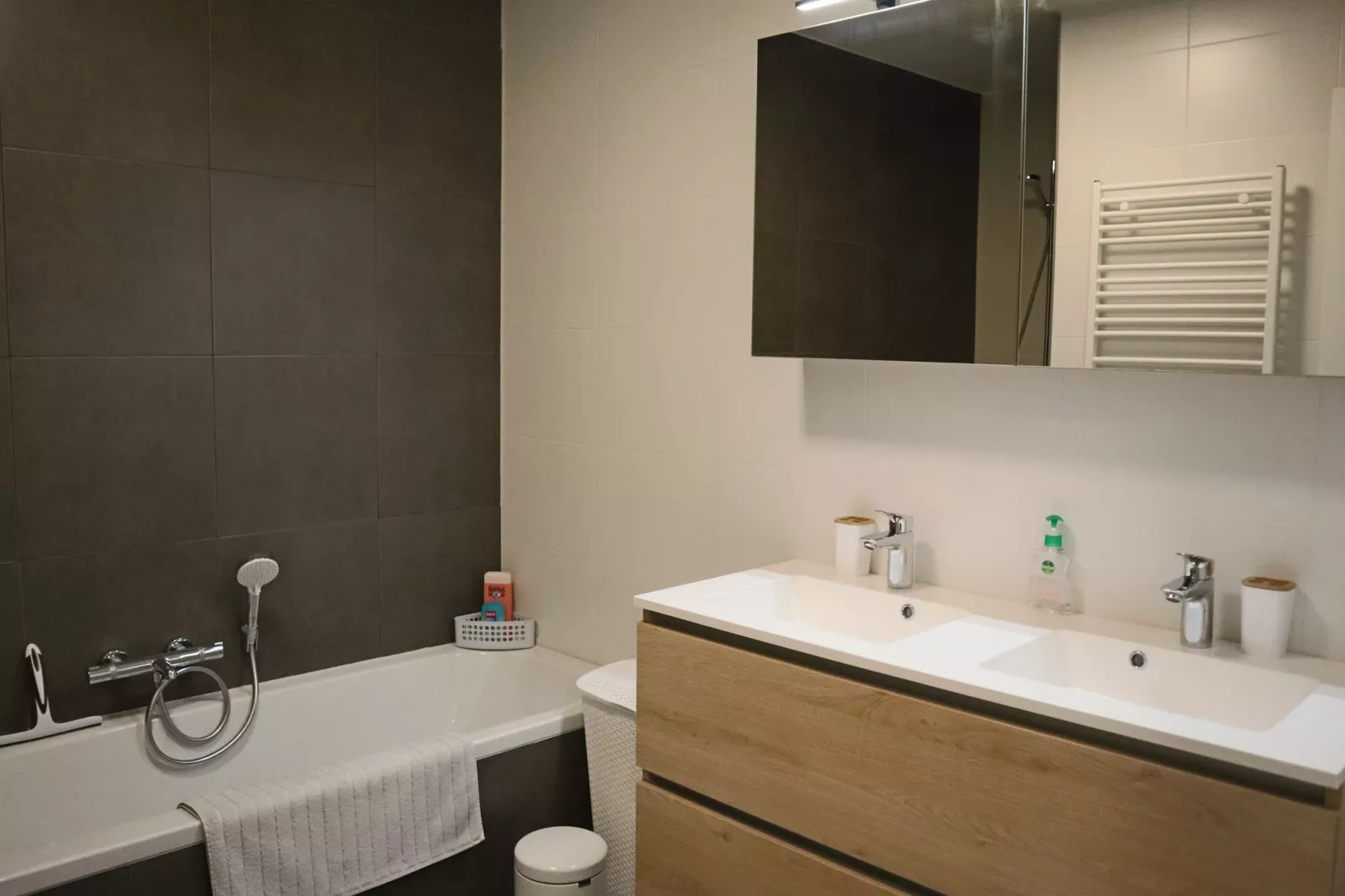 THE GREEN 0001PK-Bathroom