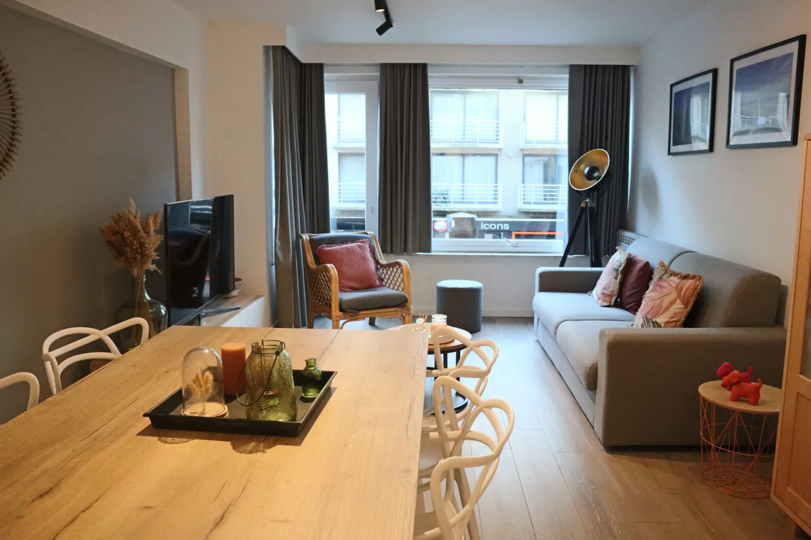 ZONNESTRAAL B 101-Esszimmer