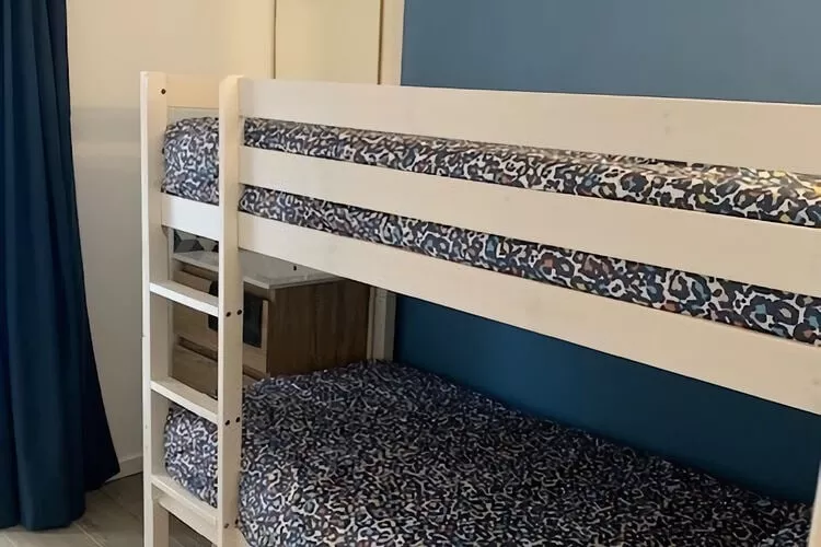 ZONNESTRAAL B 101-Schlafzimmer
