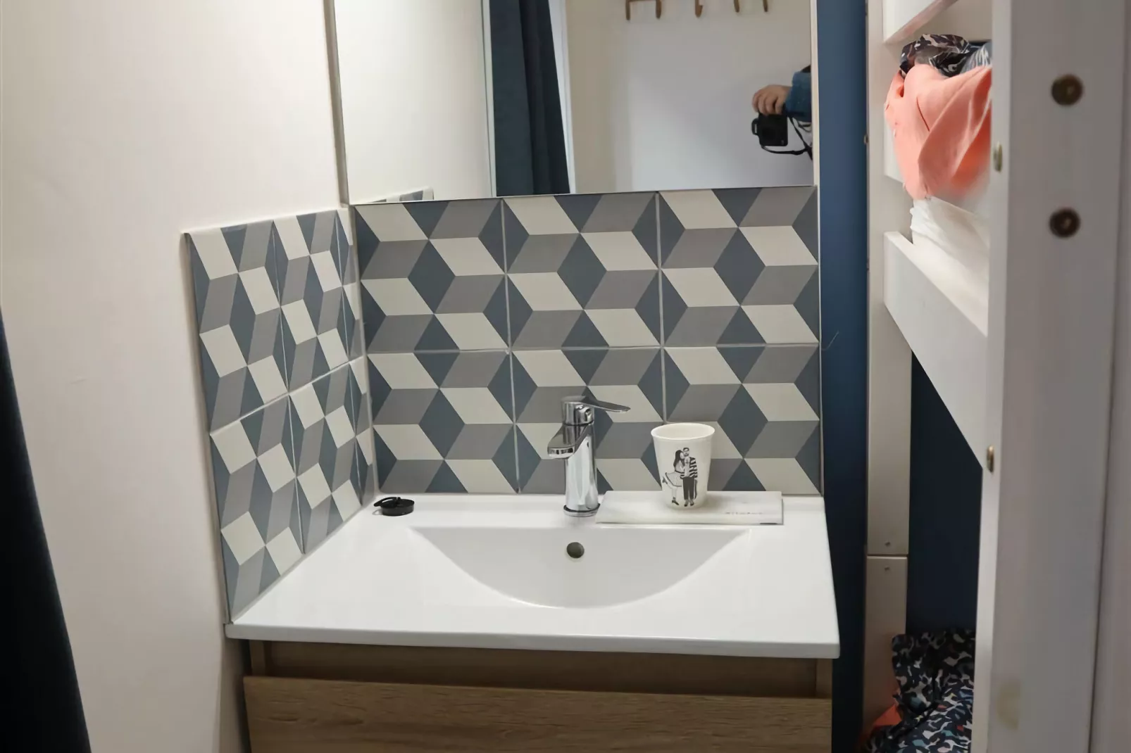 ZONNESTRAAL B 101-Badezimmer
