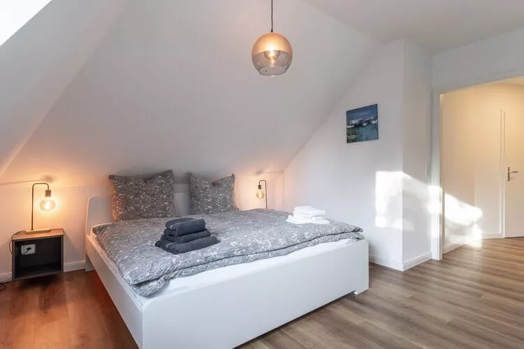 DHH June-Bedroom