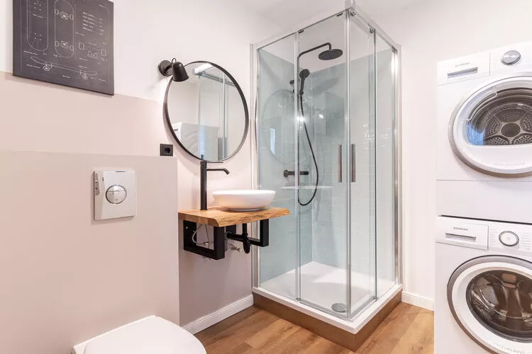 DHH June-Bathroom