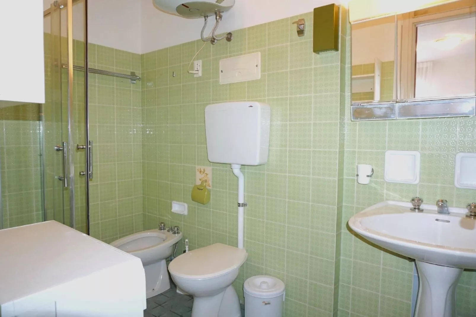 Portesin 32B-Bathroom