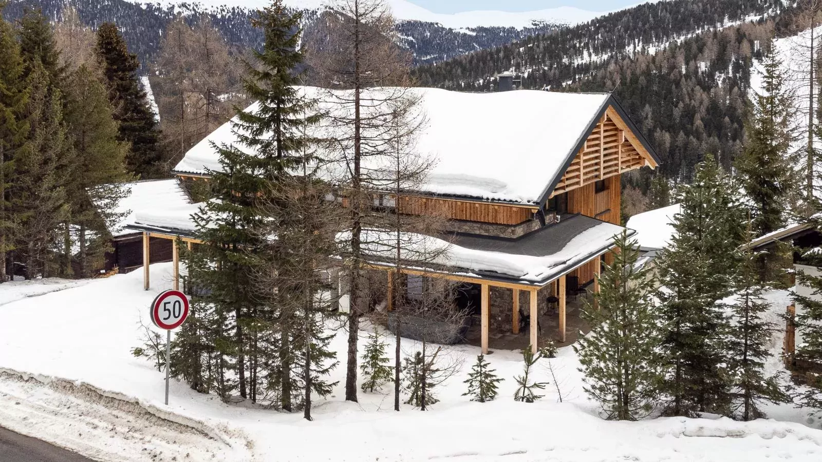 Turrach Lodge-Exterior winter