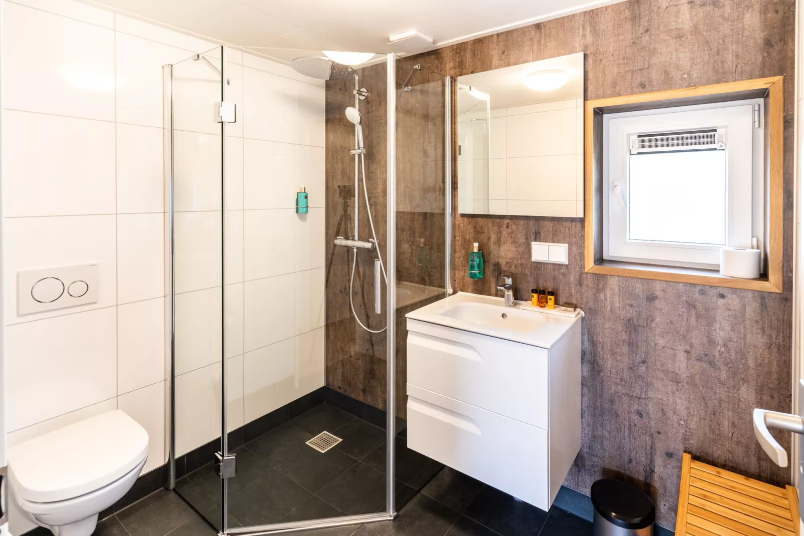 't Landgoed Baars 1-Bathroom