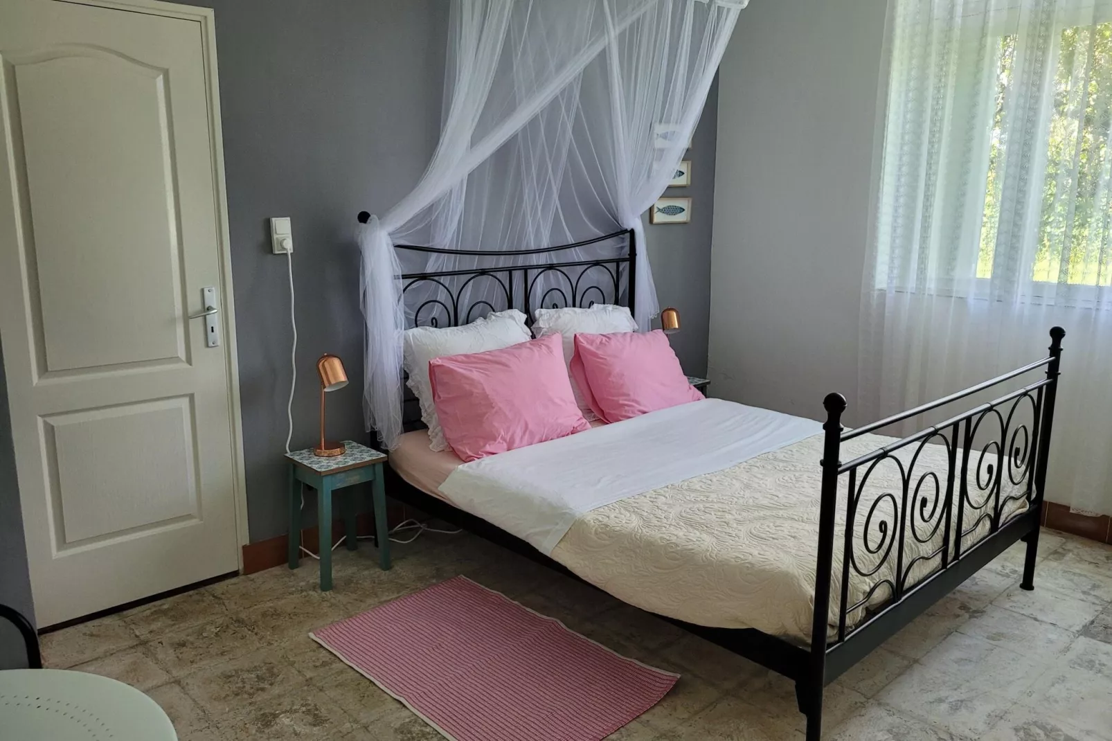 L'Ecole-Bedroom