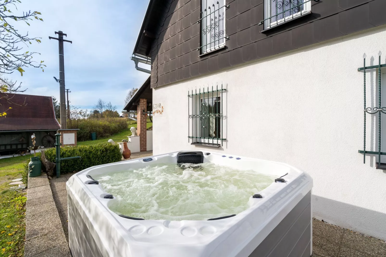 Jagdschloß Klingenthal / Graslitz-Pool
