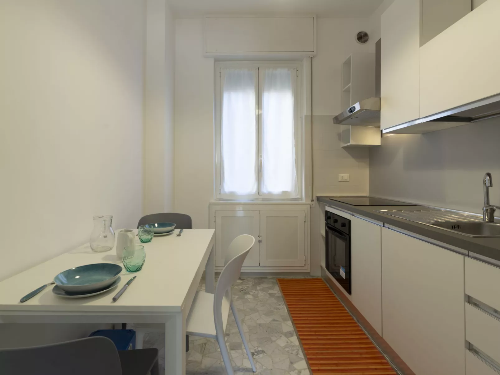 Central Home Carlotta-Inside
