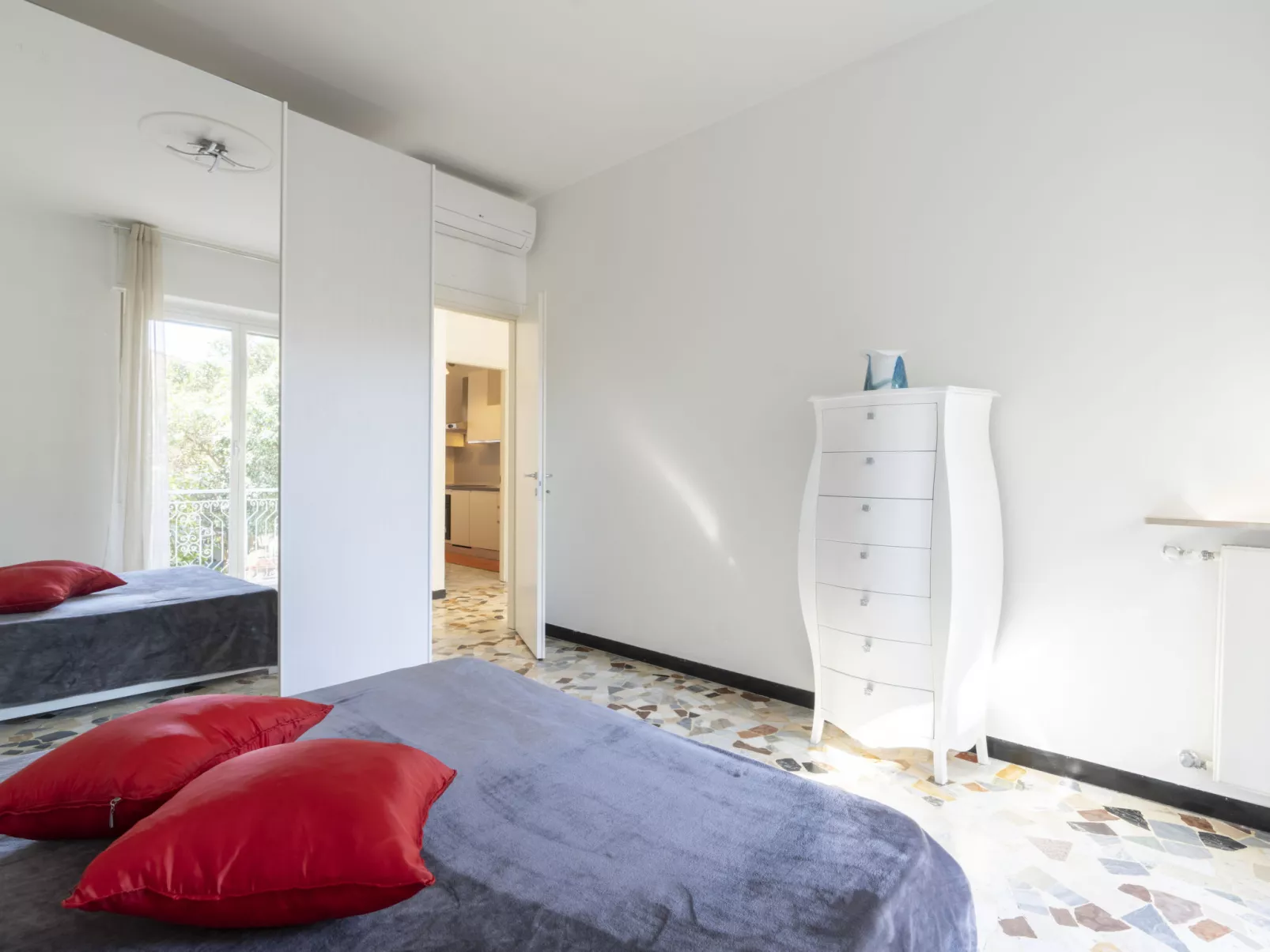 Central Home Carlotta-Inside