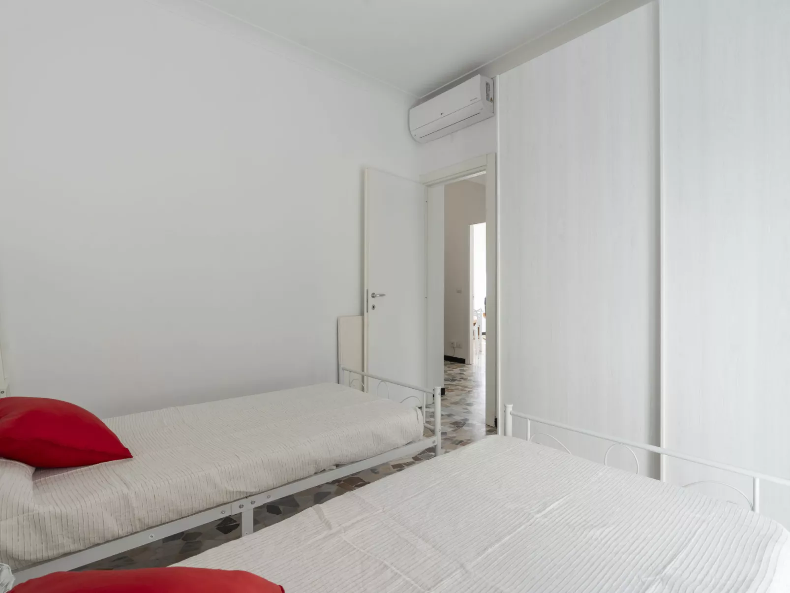Central Home Carlotta-Inside