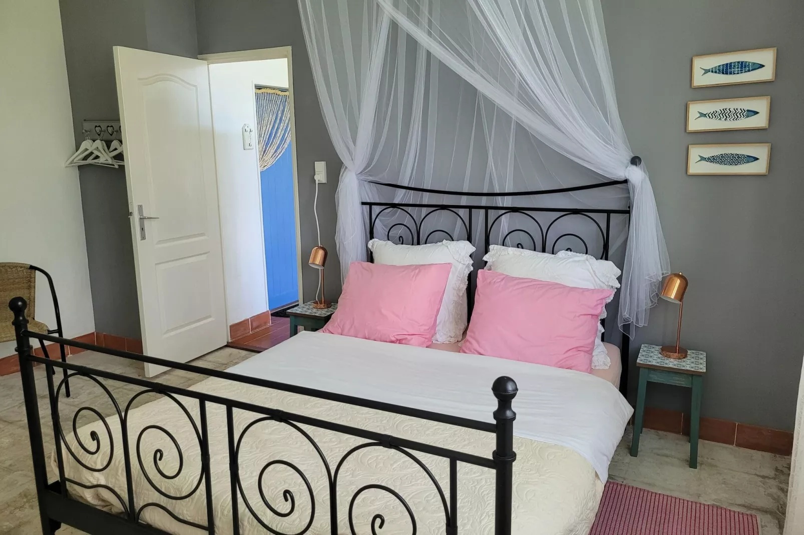 L'Ecole-Bedroom