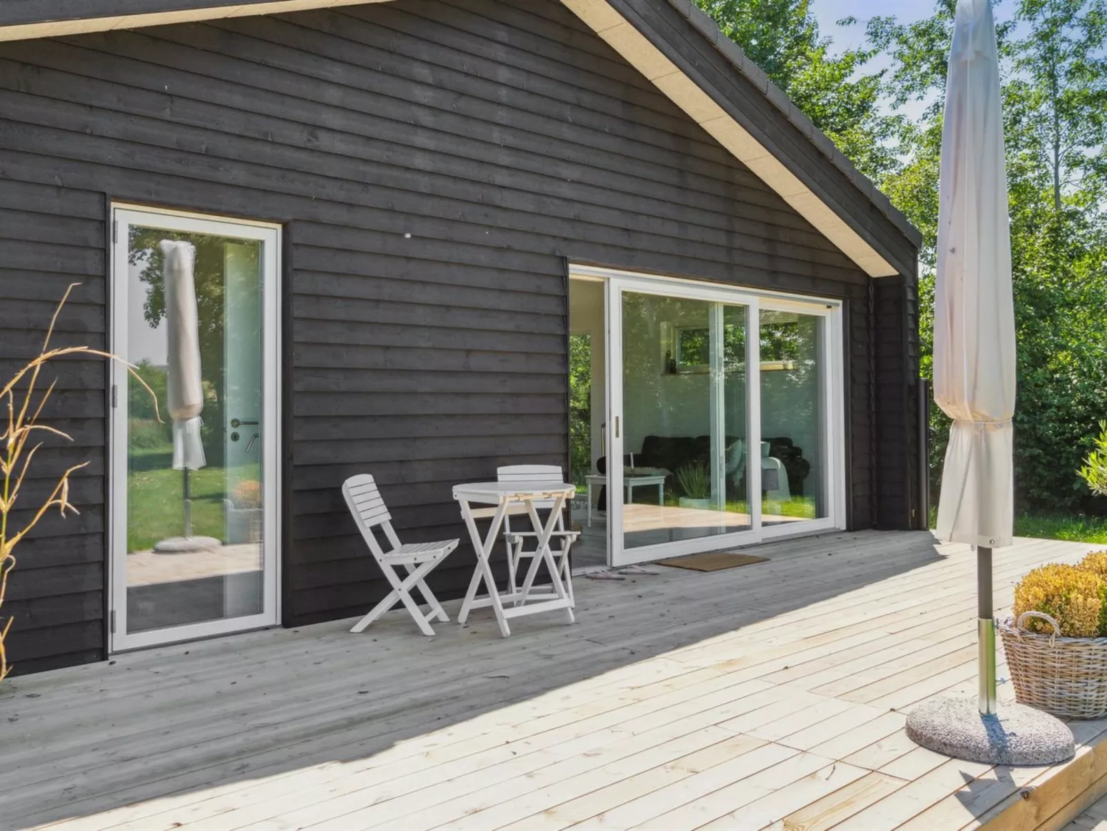 "Sys" - 150m from the sea-Inside