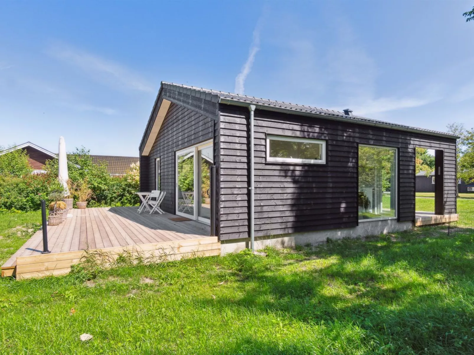 "Sys" - 150m from the sea-Outside