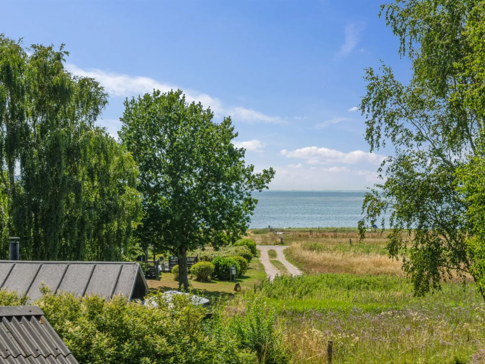 "Sys" - 150m from the sea-Outside