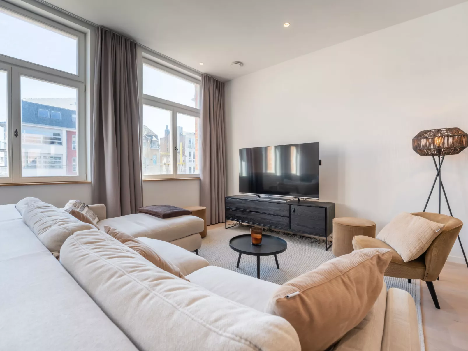 Historical and spacious "La Tourelle II"-Inside