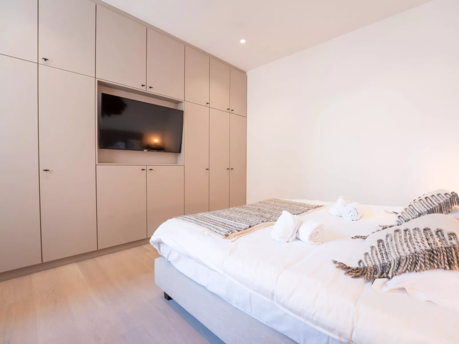 Historical and spacious "La Tourelle II"-Inside