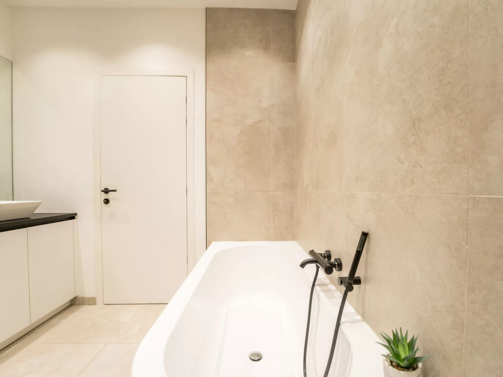 Historical and spacious "La Tourelle II"-Inside