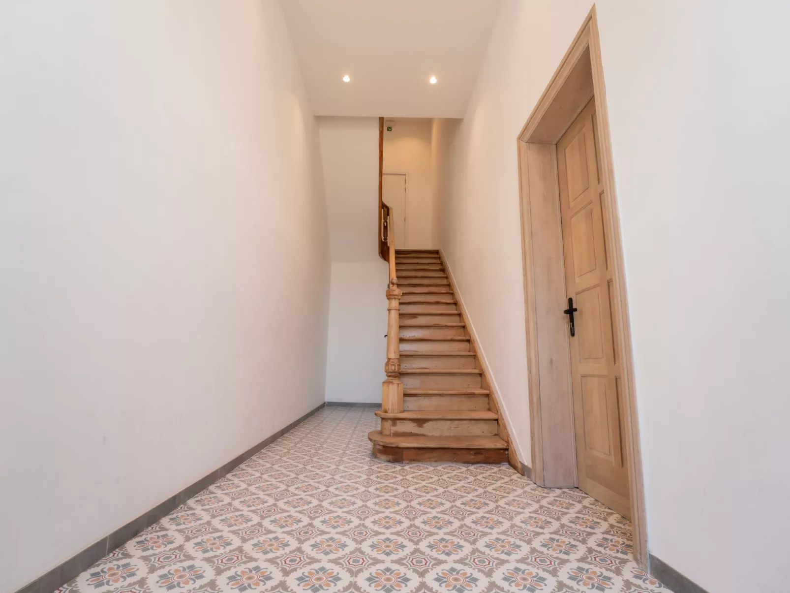 Historical and spacious "La Tourelle II"-Inside