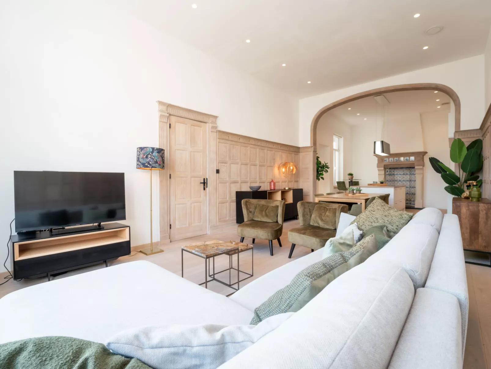 Historical and spacious "La Tourelle I"