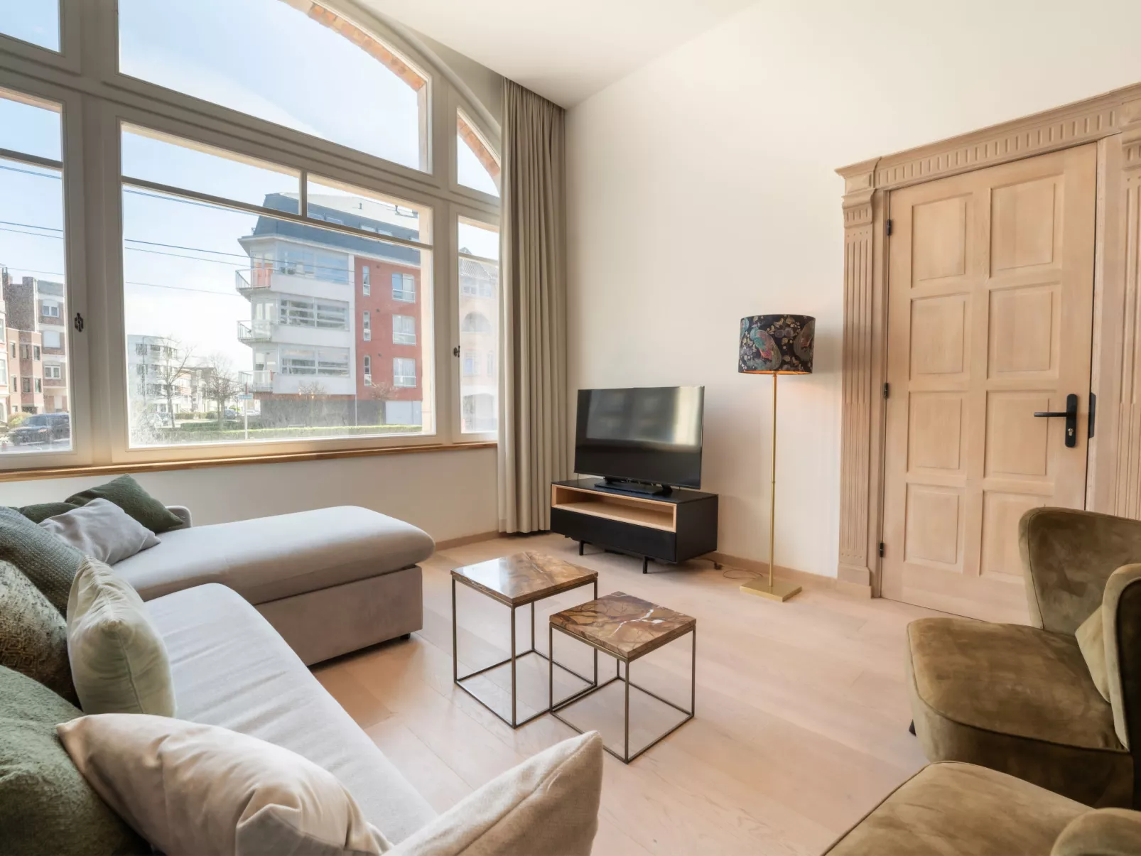 Historical and spacious "La Tourelle I"-Dedans