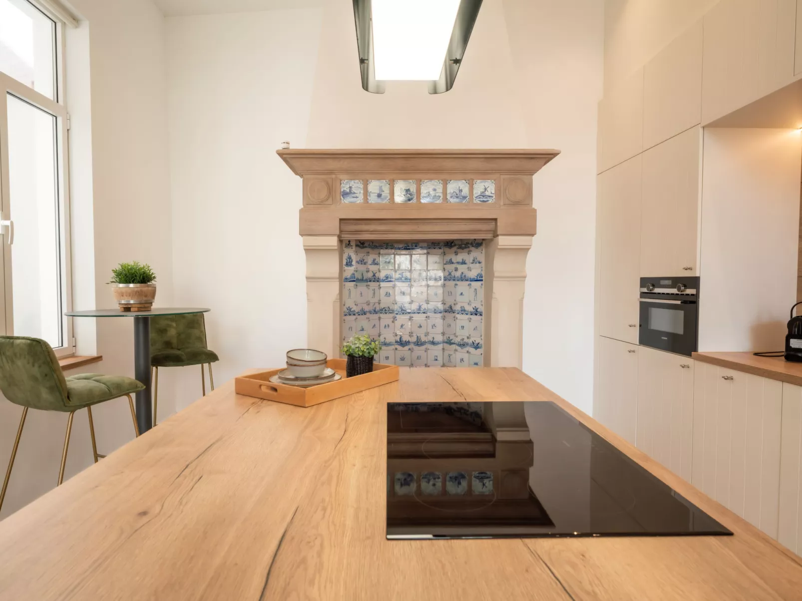 Historical and spacious "La Tourelle I"-Dedans
