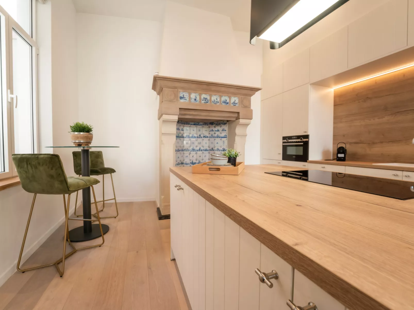 Historical and spacious "La Tourelle I"-Dedans