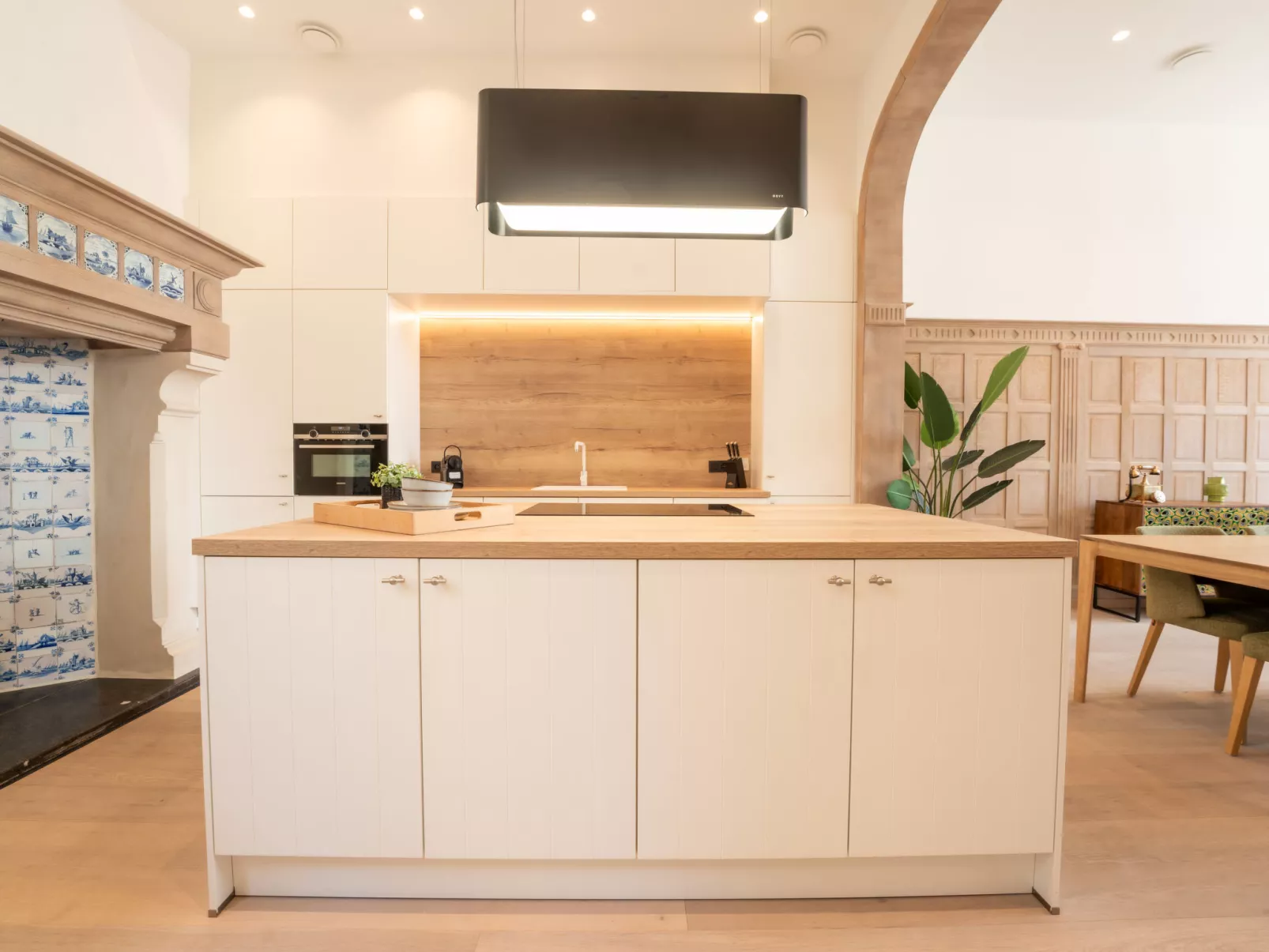 Historical and spacious "La Tourelle I"-Dedans